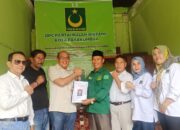 Ketua DPRD Sumbar Kembalikan Formulir Pendaftaran PILKADA Kota Payakumbuh ke Partai PBB