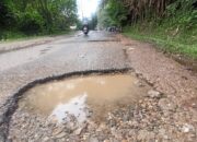 Jalan Objek Wisata Lembah Harau Banyak Lobang