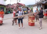 Masyarakat Tutup Akses Jalan ke TPA Regional