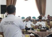 Bupati Limapuluh Kota Antarkan Bantuan Bencana ke Tanah Datar