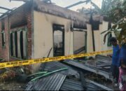 Personil Koramil 05 Harau Gerak Cepat Bantu Padamkan Api Yang Menghanguskan Rumah Warga