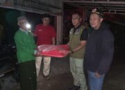 Pemko Bagikan Terpal Bagi Korban Bencana di Payakumbuh