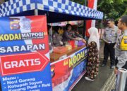Kodai MATPOGI Satlantas Polres Payakumbuh, Sosialisasi Aturan Lalulintas Sambil Berbagi Sarapan Pagi Gratis