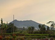 Aktivitas Menurun, Status Gunung Marapi Resmi Turun ke Level Waspada