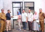 Ketua DPRD – Sekda Kota Payakumbuh Serahkan Bantuan Bagi Korban Kebakaran