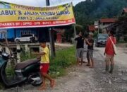 Protes Jalan Rusak, Warga Pasang Spanduk Part 3 Di Jalan Payakumbuh-Lintau 