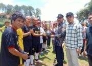 Bupati Limapuluh Kota Serahkan Piala Jambore Minang Old Star