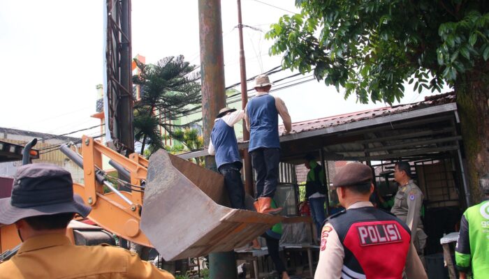 Langkah Tegas Pemko Payakumbuh: Bangunan Liar Ditertibkan, Ruang Publik Dikembalikan