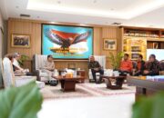 Perkuat Komitmen Pembangunan Daerah, Bupati Safni Temui Kepala KSP Bahas RSUD, SMA Taruna Nusantara hingga Monumen Bela Negara