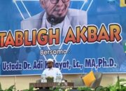 Ribuan Jamaah Padati Tabligh Akbar Ustad Adi Hidayat di Payakumbuh