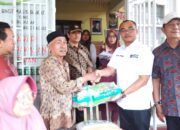 Alia Efendi Anggota DPRD Kabupaten Limapuluh Kota Berikan Bantuan Permakanan untuk 52 Orang Lansia se Kecamatan Mungka