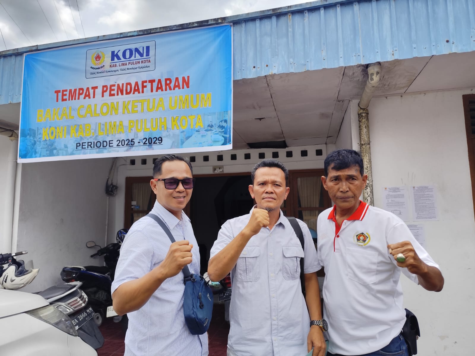 Bakal Calon (Balon) Ketua Umum Komite Olahraga Nasional Indonesia (KONI) Kabupaten Limapuluh Kota periode 2025-2029 Printito Bin Umar Usman (Tengah).