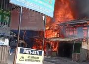 Empat Bangunan Ruko di Limbanang Terbakar