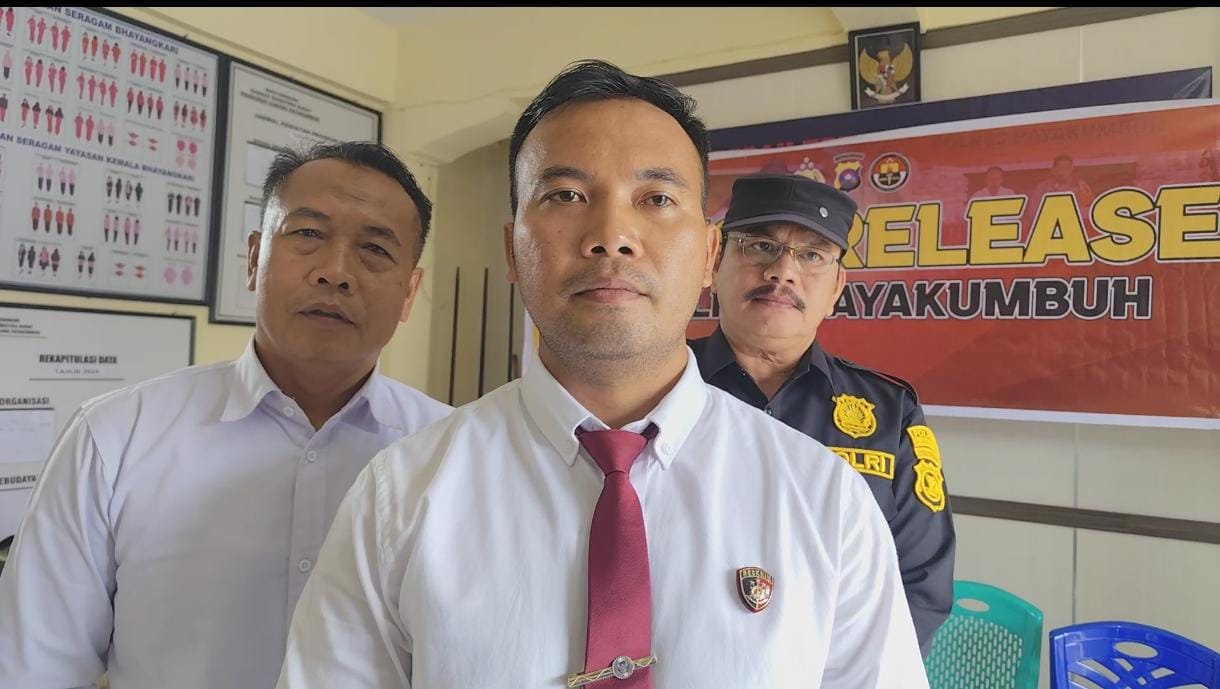 Kasat Reskrim Polres Payakumbuh, IPTU. Andrio Surya Putra Siregar. (Tengah)