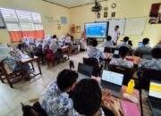 Smartboard Dukung Kelas Digital SMA N 4 Payakumbuh Lebih Maksimal 