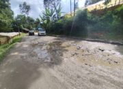 Jalan Payakumbuh-Lintau Masih Banyak Lobang, Masyarakat Berharap Perbaikan