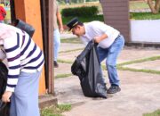 Ratusan Orang Bersihkan Kawasan Batang Agam