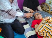 Terbaring Sakit, Sastrawan Iyut Fitra Butuh  Uluran Tangan 