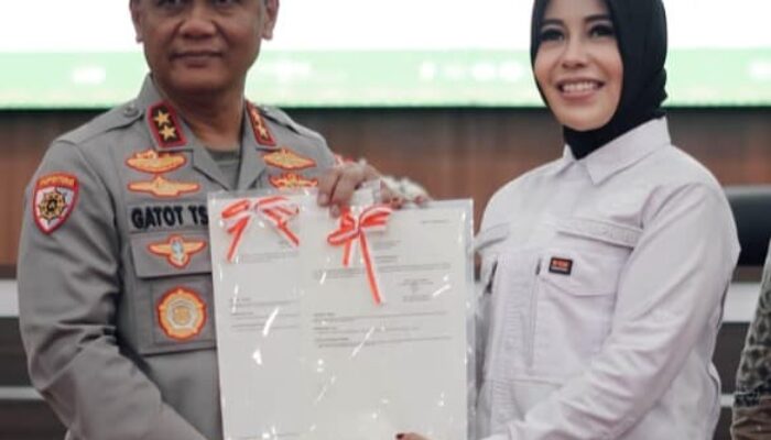 Berikan Kuliah Umum, Rezka Oktoberia Apresiasi Kapolda Sumbar