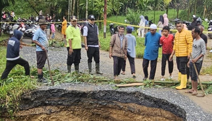Lubang Mirip Sinkhole Belum Ditimbun, DPRD Kritisi Kinerja BPBD Limapuluh Kota