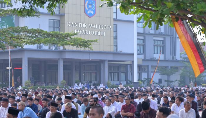Sholat Idul Adha, Ribuan Jamaah Padati Halaman Balaikota Payakumbuh