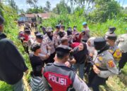 Foto : Pihak Termohon Gugatan Eksekusi di Jorong Tabiang Nagari Sungai Kamuyang Kecamatan Luhak Kabupaten 50 Kota Saat Mencoba Menghalangi Prose Eksekusi.