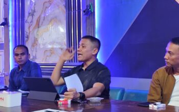 Foto : Dandim 0406/50 Kota, Letkol. Inf. Adi Nofriadi Nata (tengah) Saat Memberikan Keterangan Dihadapan Puluhan Anggota Balai Wartawan Luak Limapuluh di Kawasan Simpang Benteng.