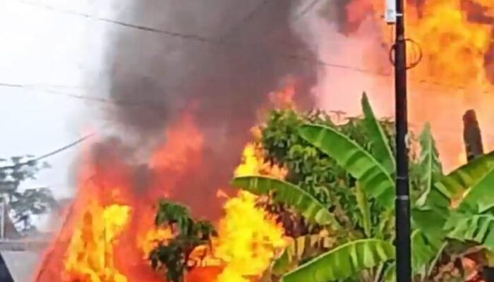 5 Bangunan Terbakar, Satu Warga Alami Luka Bakar 