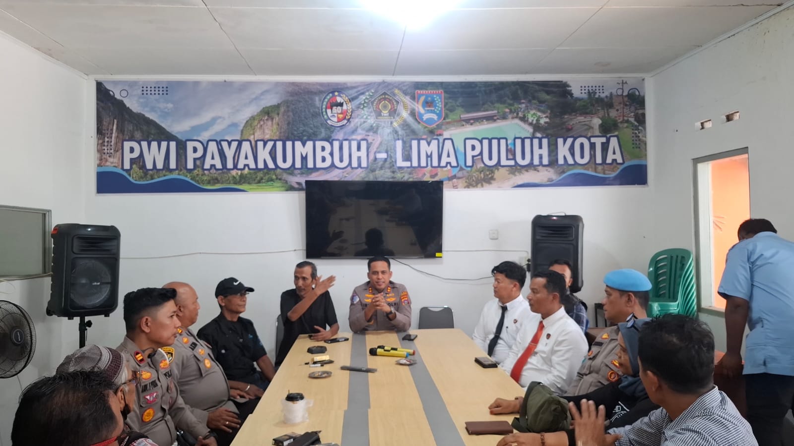Kapolres Payakumbuh yang Baru Dilantik, AKBP. Irwan Andeta  Sambangi PWI Kota Payakumbuh