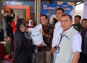 Wali Kota Payakumbuh Serahkan Bantuan Pangan