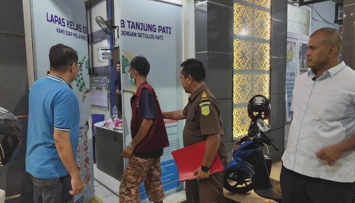 Tim TABUR Kajati Sumbar dan Kejaksaan Negeri Payakumbuh Tangkap 1 Orang DPO